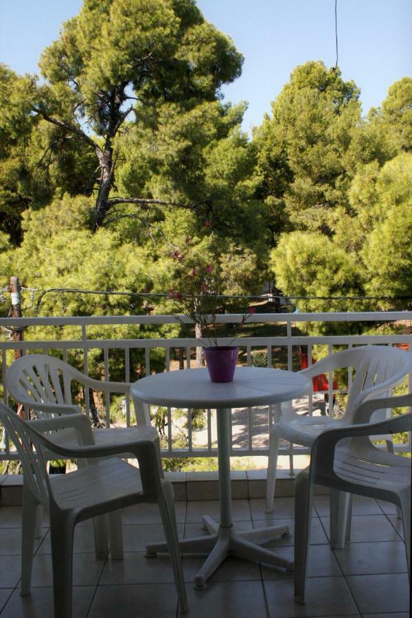 Cosy Apartment By The Sea Metamorfosi  Exterior photo